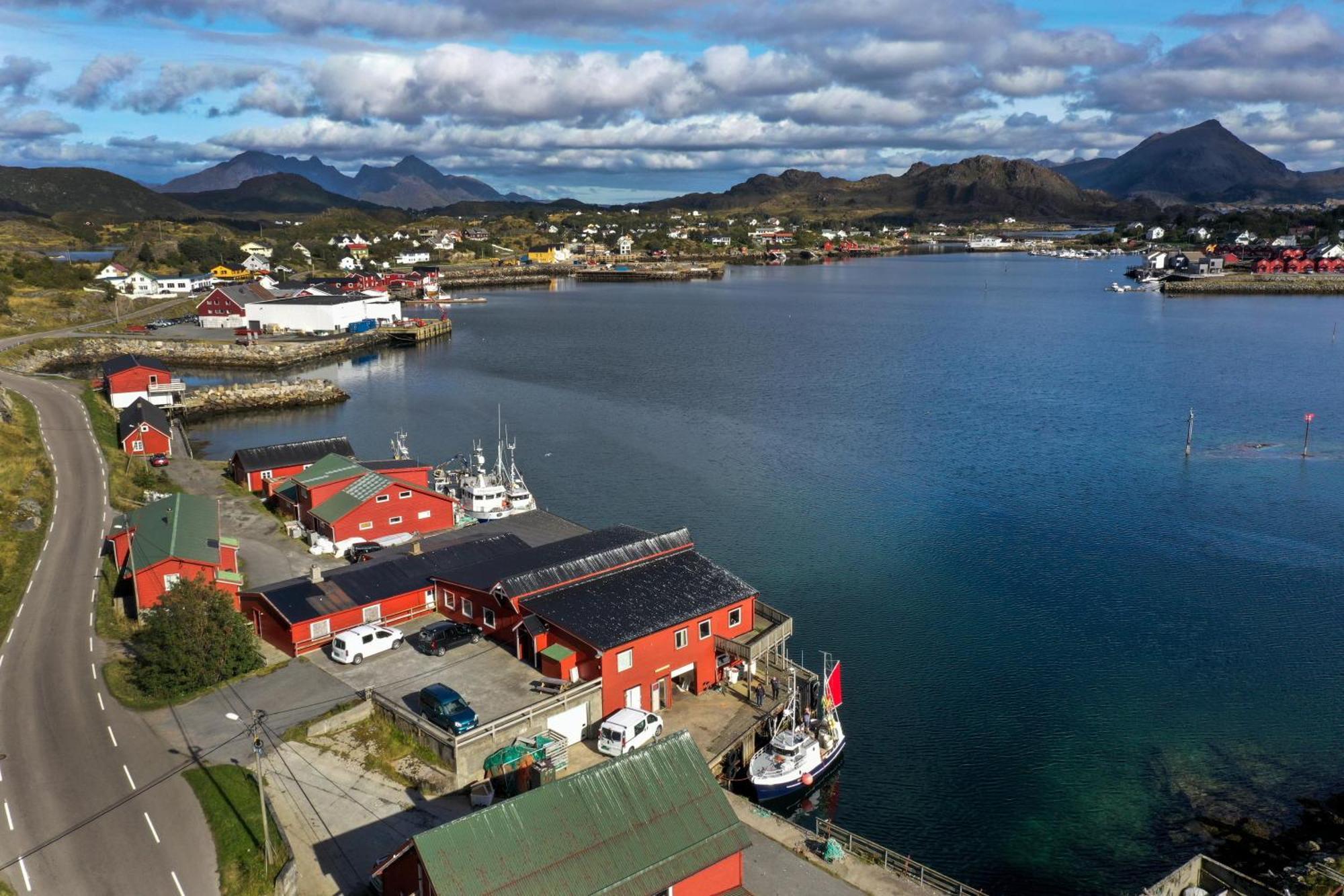 Fish Factory -The Real Lofoten Experience Ballstad Exterior foto